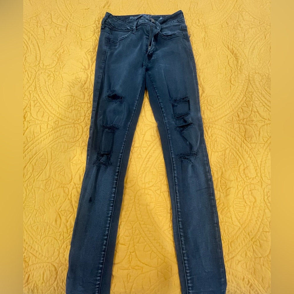 AMERICAN EAGLE JEANS